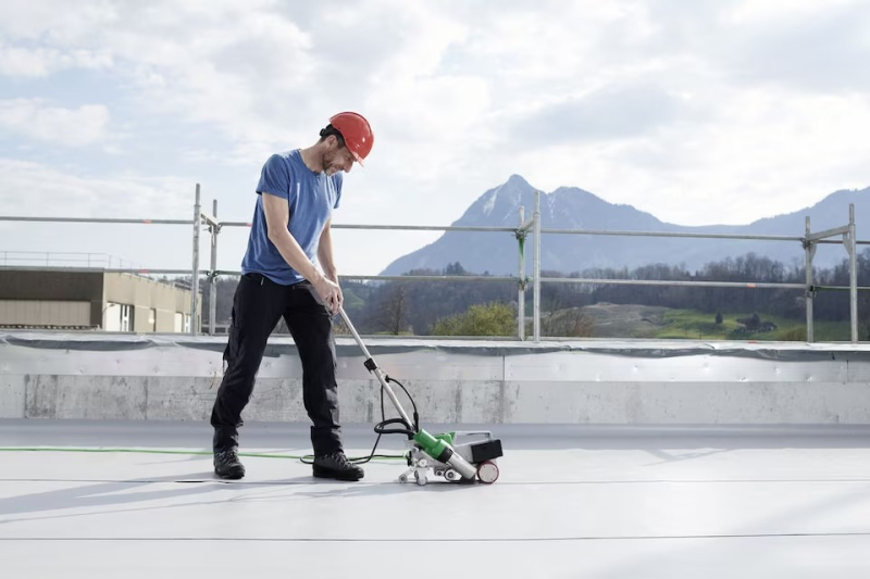 Сварочная машина Leister UNIROOF 700