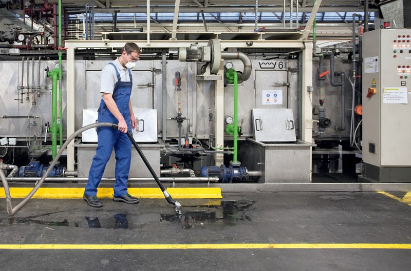 Строительный пылесос Karcher IVR-L 100/30