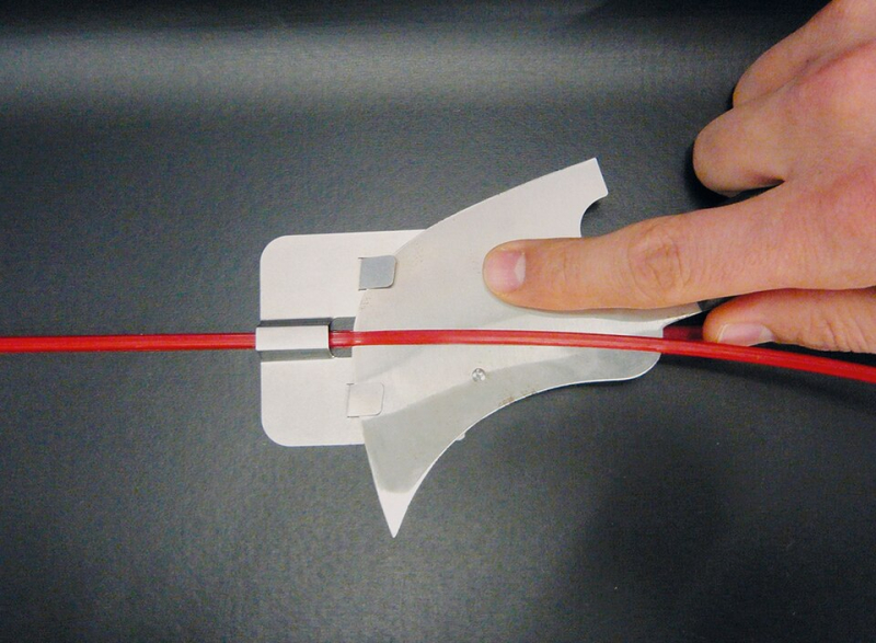 Серповидный нож Leister