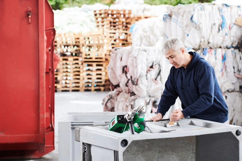 Прессинструмент Leister для экструзионной сварки